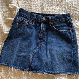 Never Worn Classic Levi’s Jean Skirt